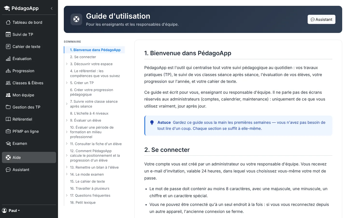 Aide intégrée de l'enseignant : sommaire à gauche et chapitres avec schémas.